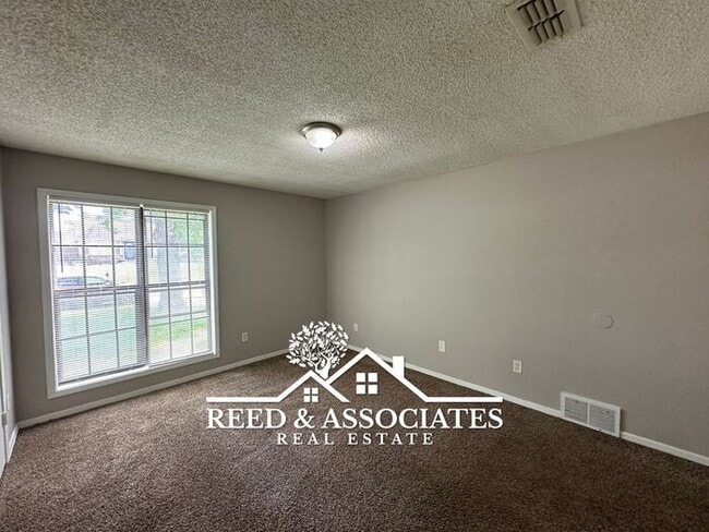 Photo - 3 Bedroom in Hickory Ridge - South Riverdale