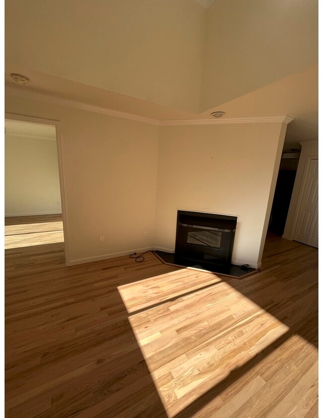 Photo - 1542 MacArthur Dr