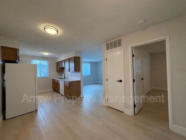 Photo - 515 W Saunders Ave Unit 1