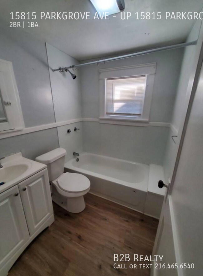 Photo - 15815 Parkgrove Ave Unidad -