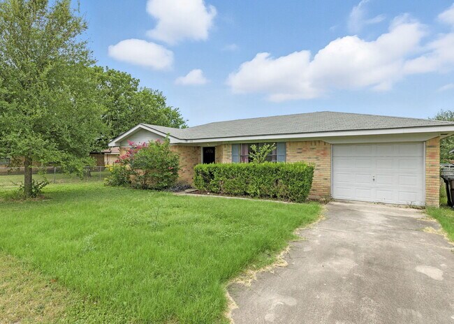 Photo - 600 N Cunningham St