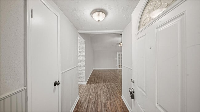 Photo - 2929 Leroy St