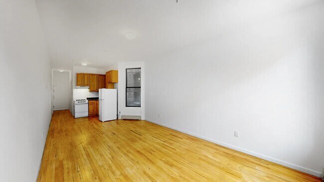 Building Photo - 10-11-11 36th Ave Unit 2