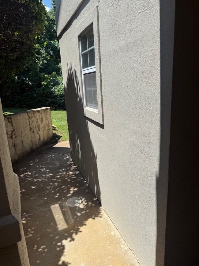 Photo - 175 W Rockford Dr