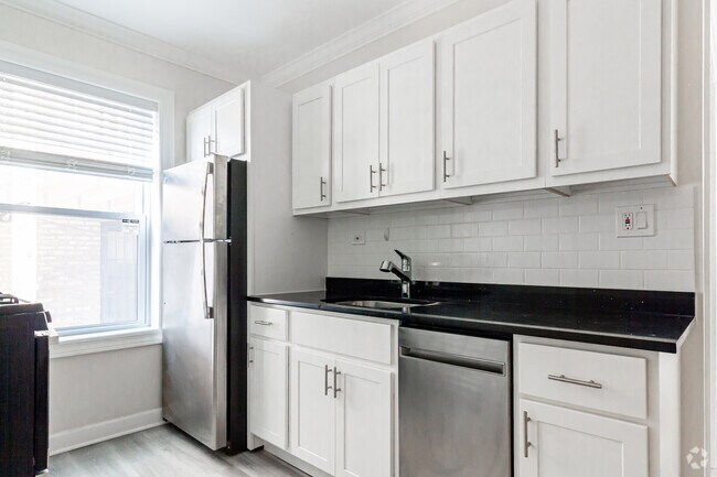 Building Photo - 843 W Cornelia Ave Unit 1N Rental