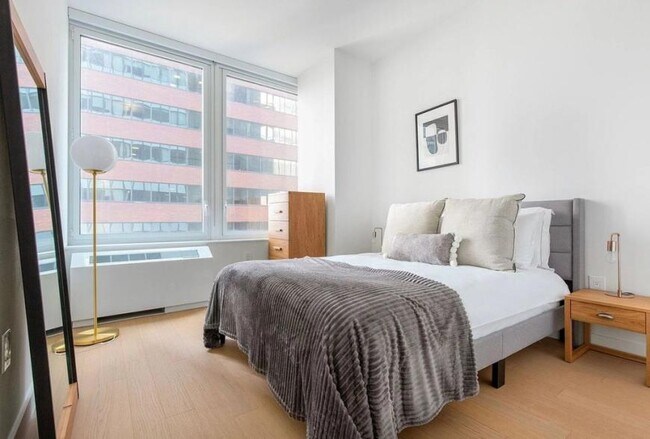 Building Photo - 2 bedroom in New York NY 10005 Unit 2-28 Rental