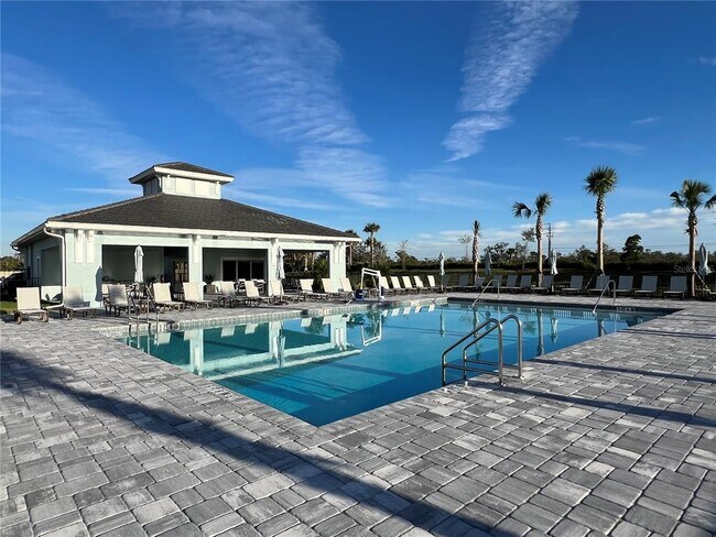 Photo - 1745 Saddlewood Cir