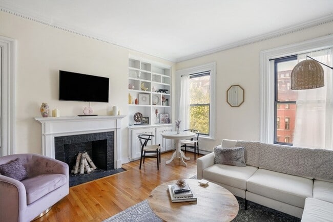 Photo - 315 Beacon St