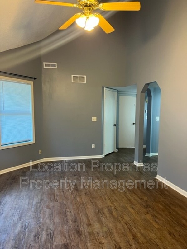 Photo - 2528 Crestline Ct