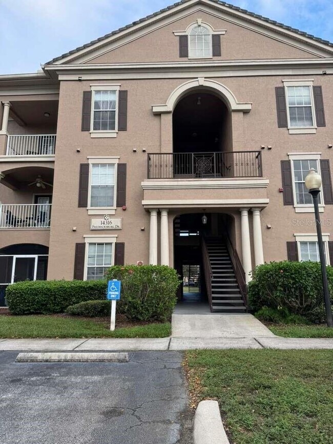 Building Photo - 14316 Fredricksburg Dr Unit 515