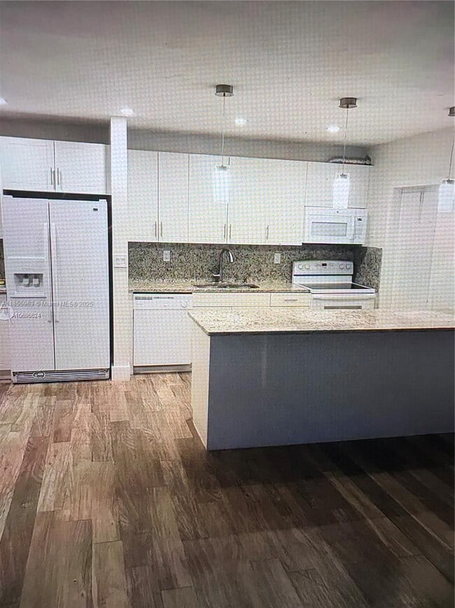 Building Photo - 13864 SW 90th Ave Unit 108-LL Rental