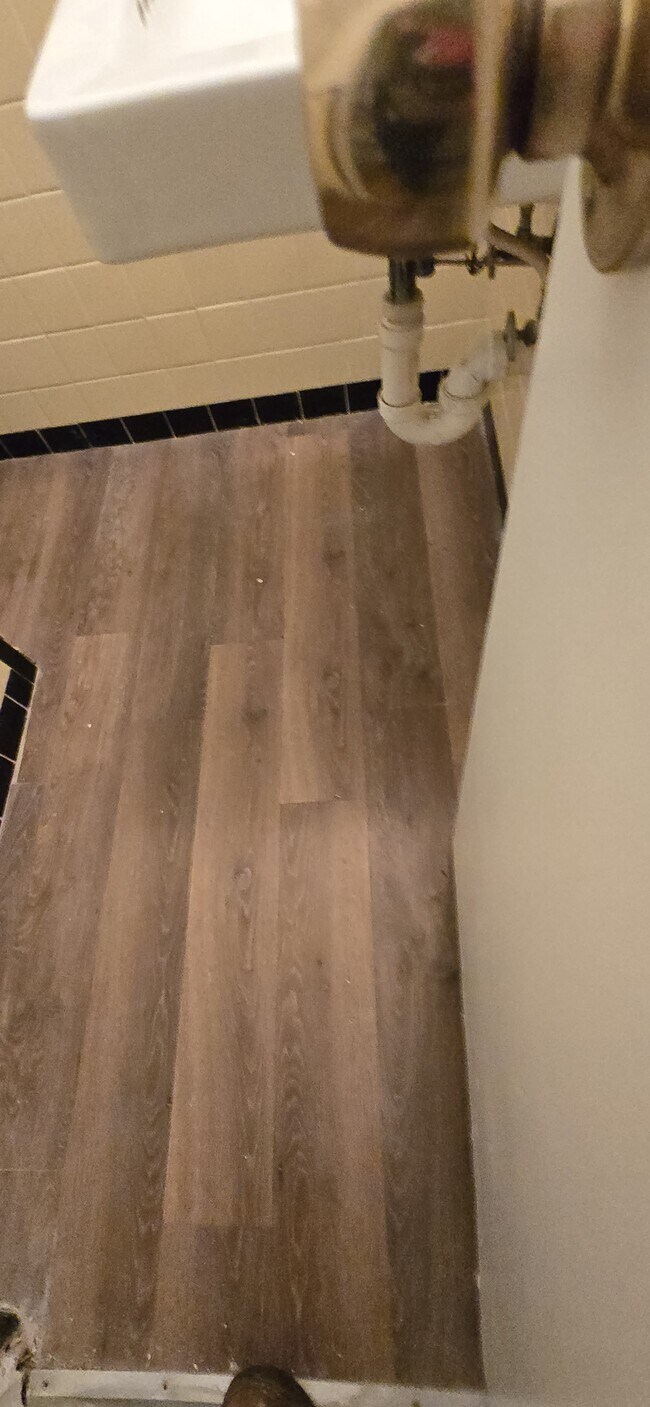 Photo - 1908 20th Ave W