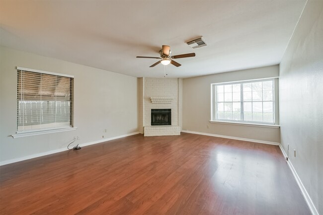 Photo - 4655 Orange Cir S House