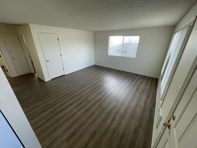 Photo - 2230 Oak St SE