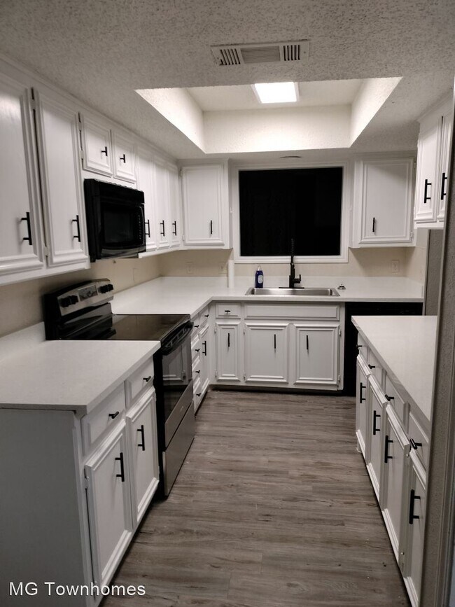 Photo - 2 br, 2 bath House - 5557 93rd St