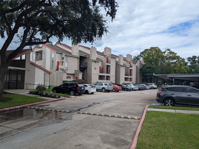Photo - 10855 Meadowglen Ln Unit 810
