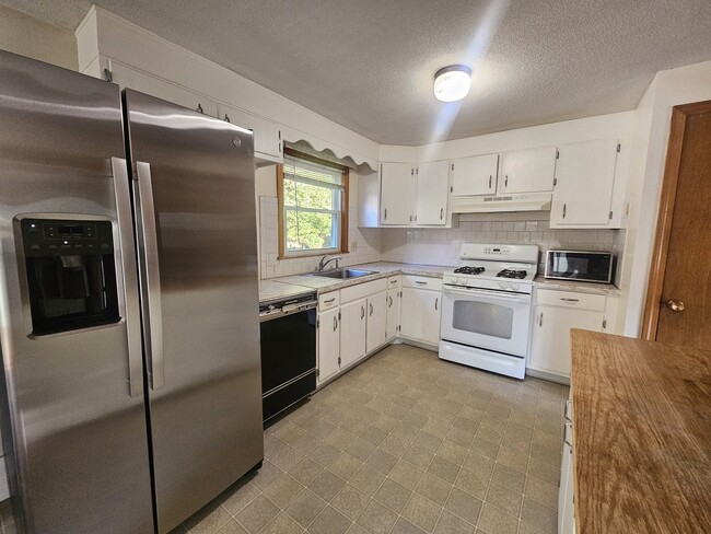 2 Saddleback Hill Rd