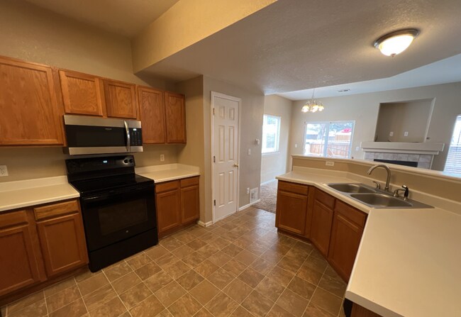 Photo - Spacious 3 Bed, 2.5 Bath Condo in Thornton! Unit 2