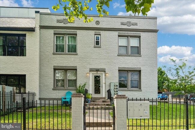 Photo - 1601 Isherwood St NE Unit 1