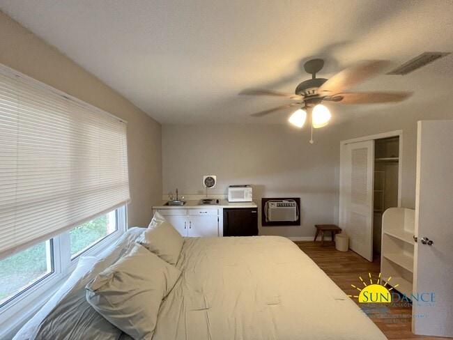 Photo - Waterfront mother-in-law suite, all utilities are included!