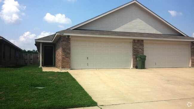 Building Photo - HOME5500-02 Unit 5502