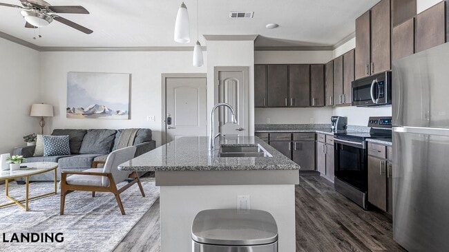 Photo - 12500 Shadowglen Trce Unit 9304