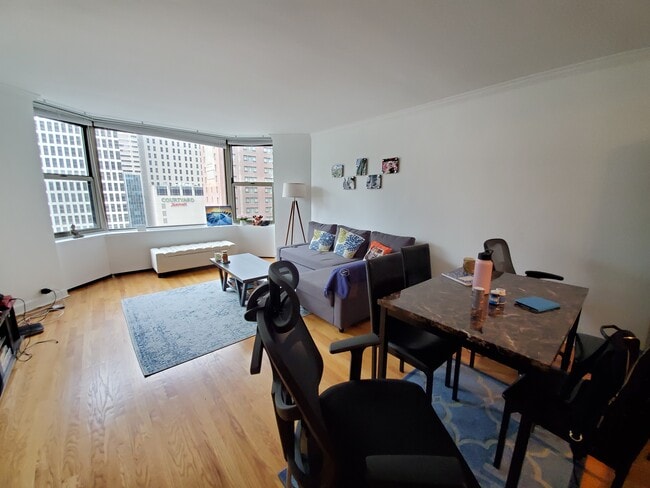 Building Photo - 535 N Michigan Ave Unit 1212