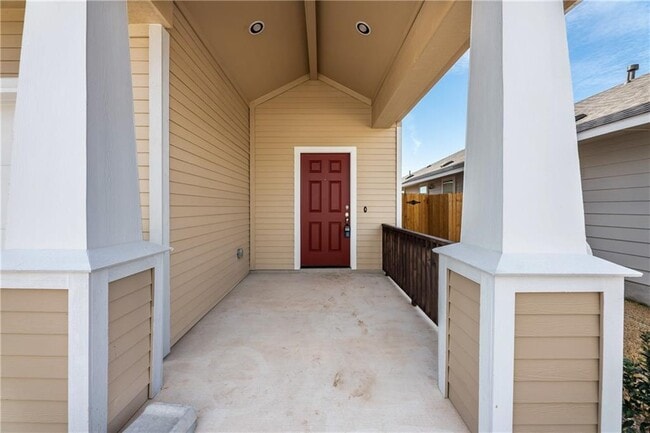 220 Trailside Ln