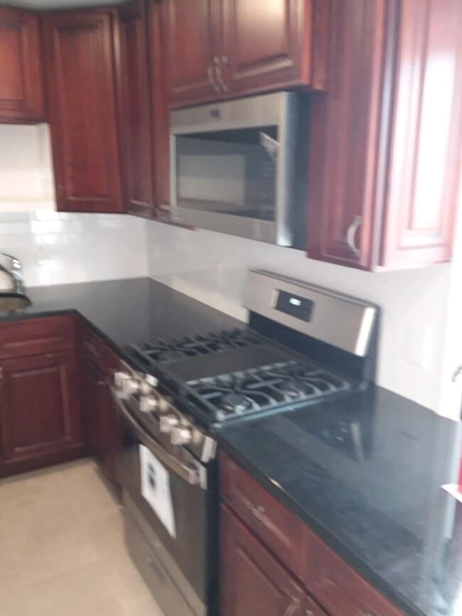 Photo - 2465 Lemoine Ave Unidad B