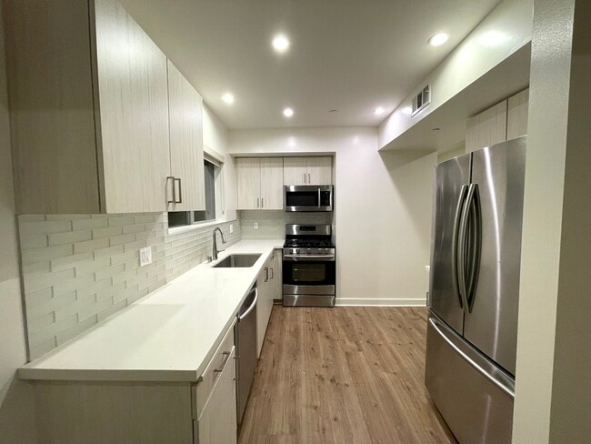 Photo - 6143 Fountain Ave