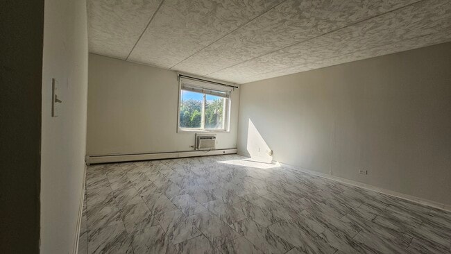 Photo - 5011 Valley Ln Unit 305