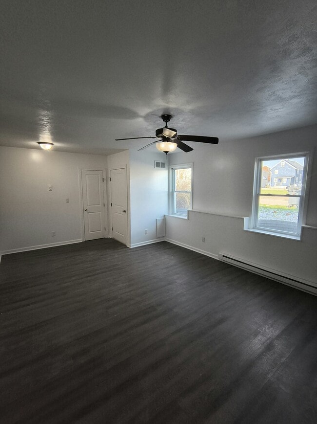 Photo - 428 Cross St Apartment Unit 3