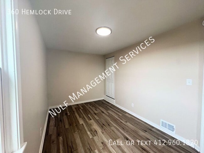Photo - 360 Hemlock Dr