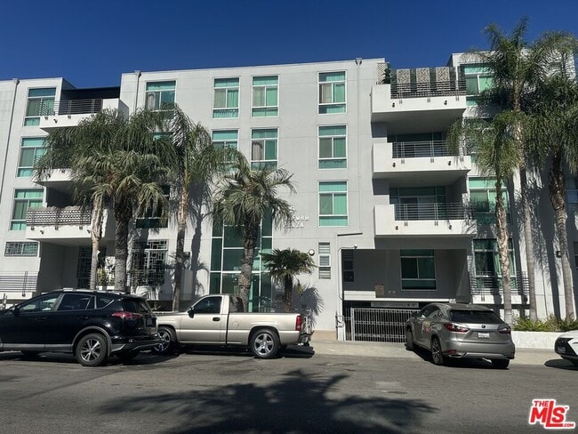 Building Photo - 332 S Oxford Ave Unit 206 Rental