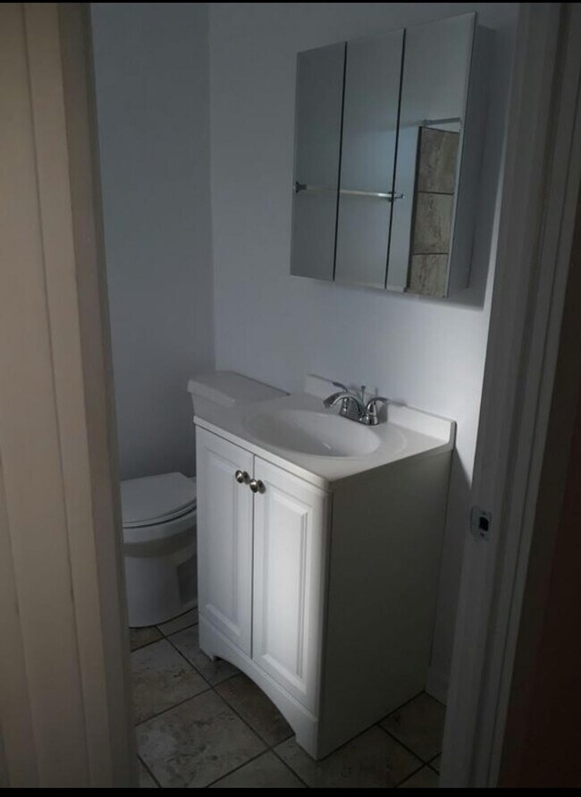 Photo - 1323 W Estes Ave Unit STUDIO