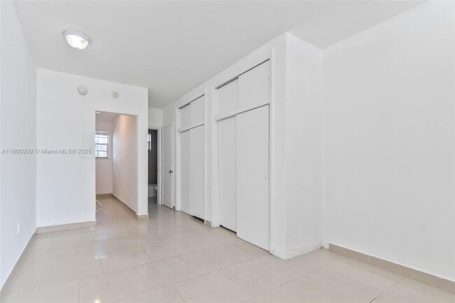 Photo - 1685 Jefferson Ave Unidad 3