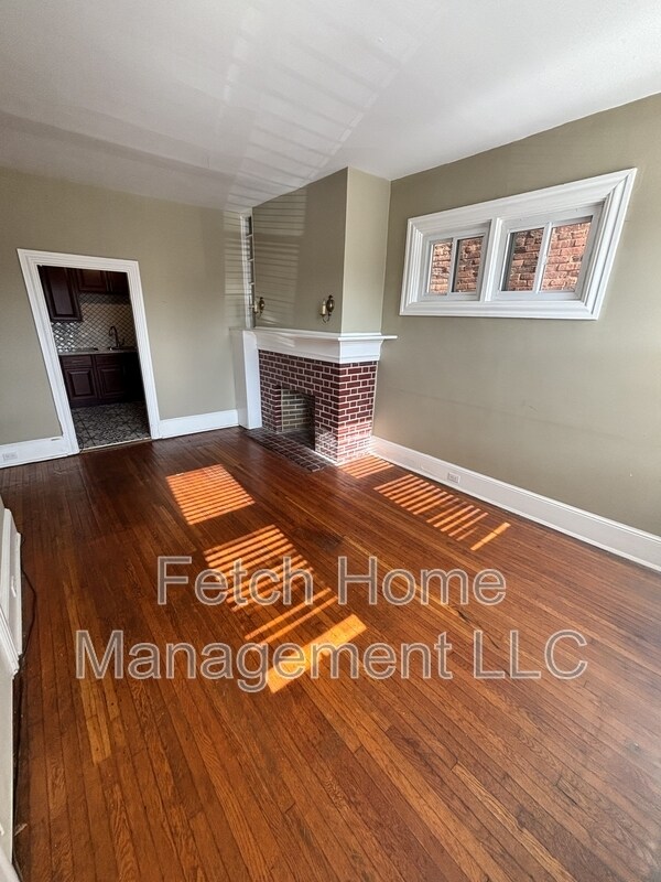 Photo - 643 W Orange St