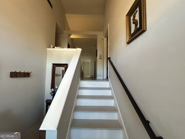 Photo - 6031 Ambassador Dr