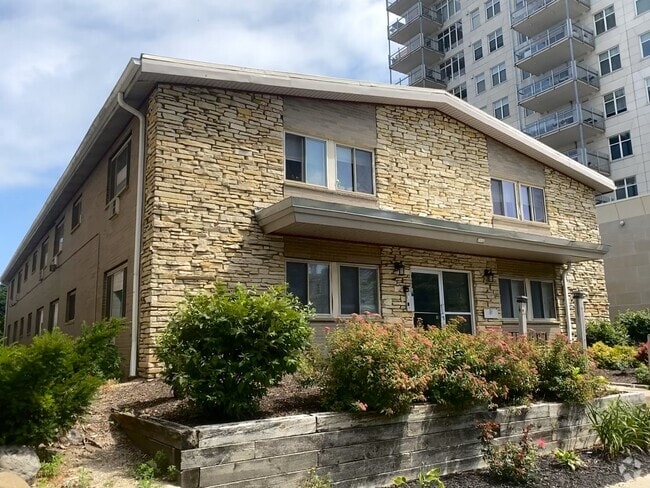 Building Photo - 1112 Knapp Rental