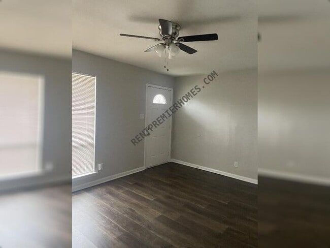 Photo - 6706 W Wakefield Dr