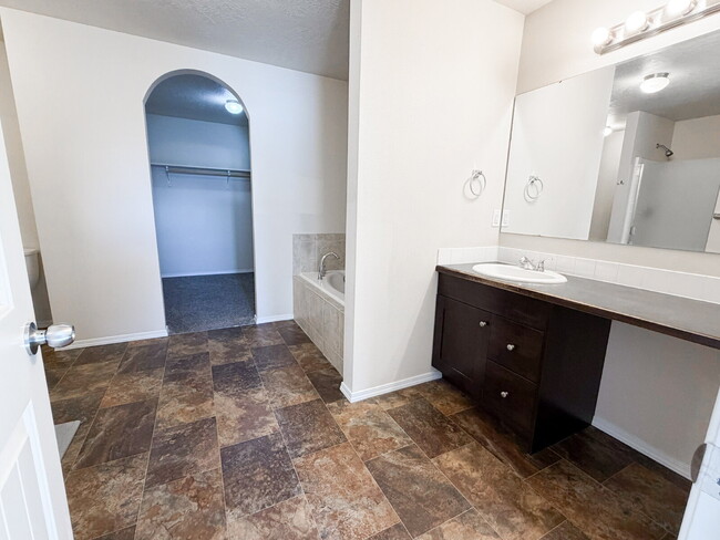 Photo - 4 Bed / 2 Bath Home for Rent in Caldwell – 1,886 Sq Ft