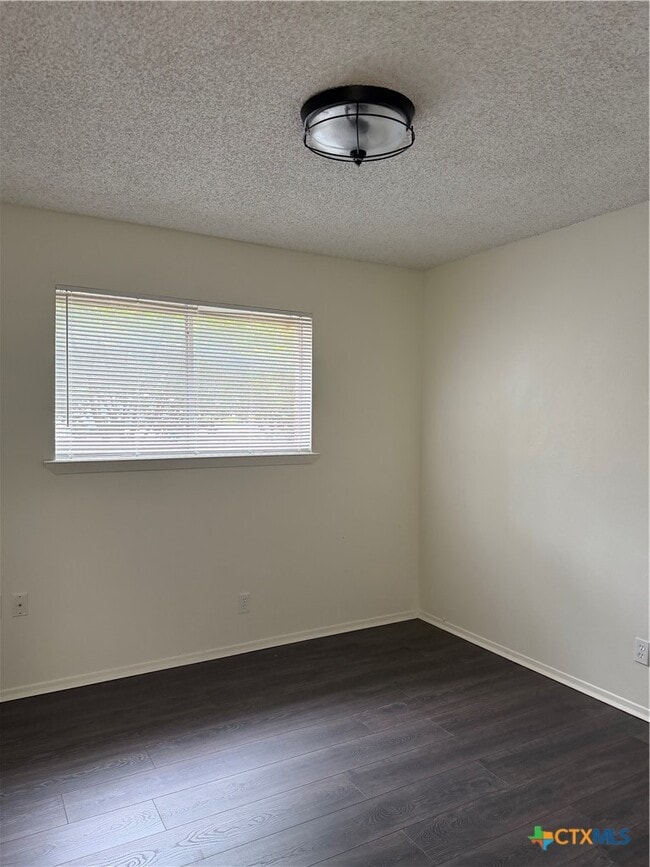 Photo - 1513 Shannon Cir