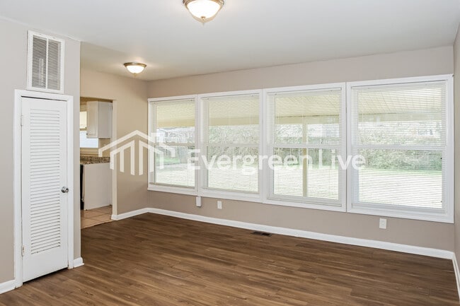 Photo - 3524 Flamingo Rd SW