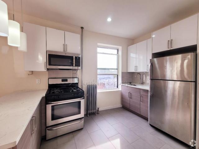 Building Photo - 1 bedroom in ASTORIA NY 11103 Unit 3C Rental