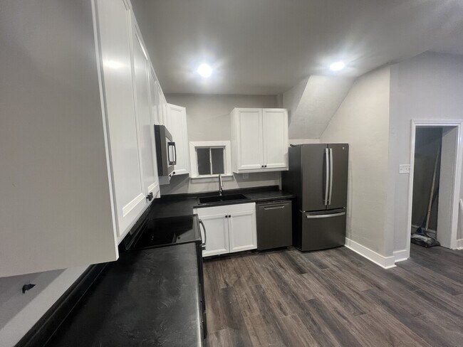 Photo - 183 E Merrill Ave