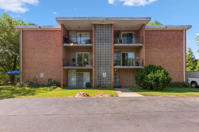 42nd Flats