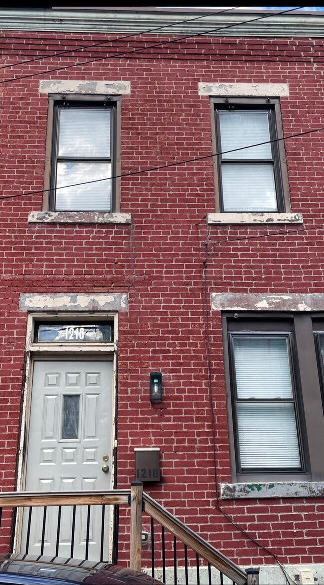 Building Photo - 1218 Veto St Rental