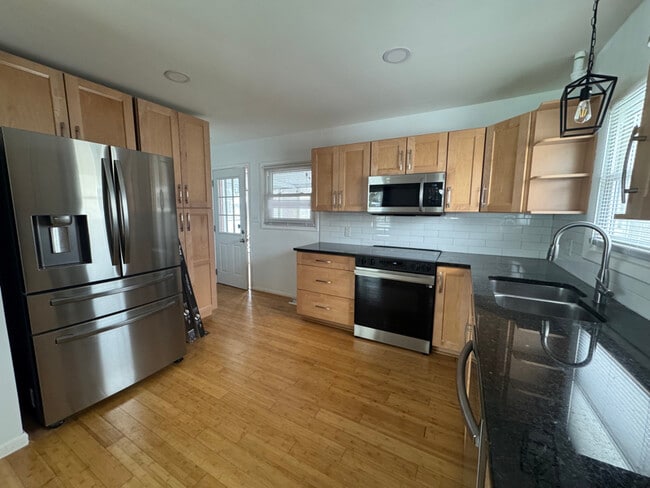 Photo - 2698 Shrewsbury Rd