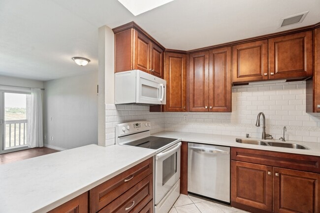 Photo - 2909 Cowley Way Unit L