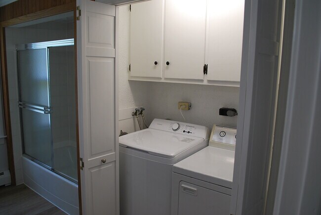 Photo - 316 Rollstone Rd Unit Apartment B